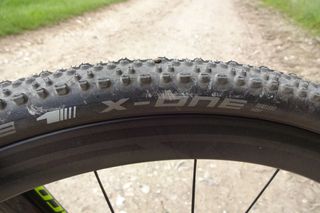 Addict CX10 has Syncros carbon rims and Schwalbe tubeless-ready tyres