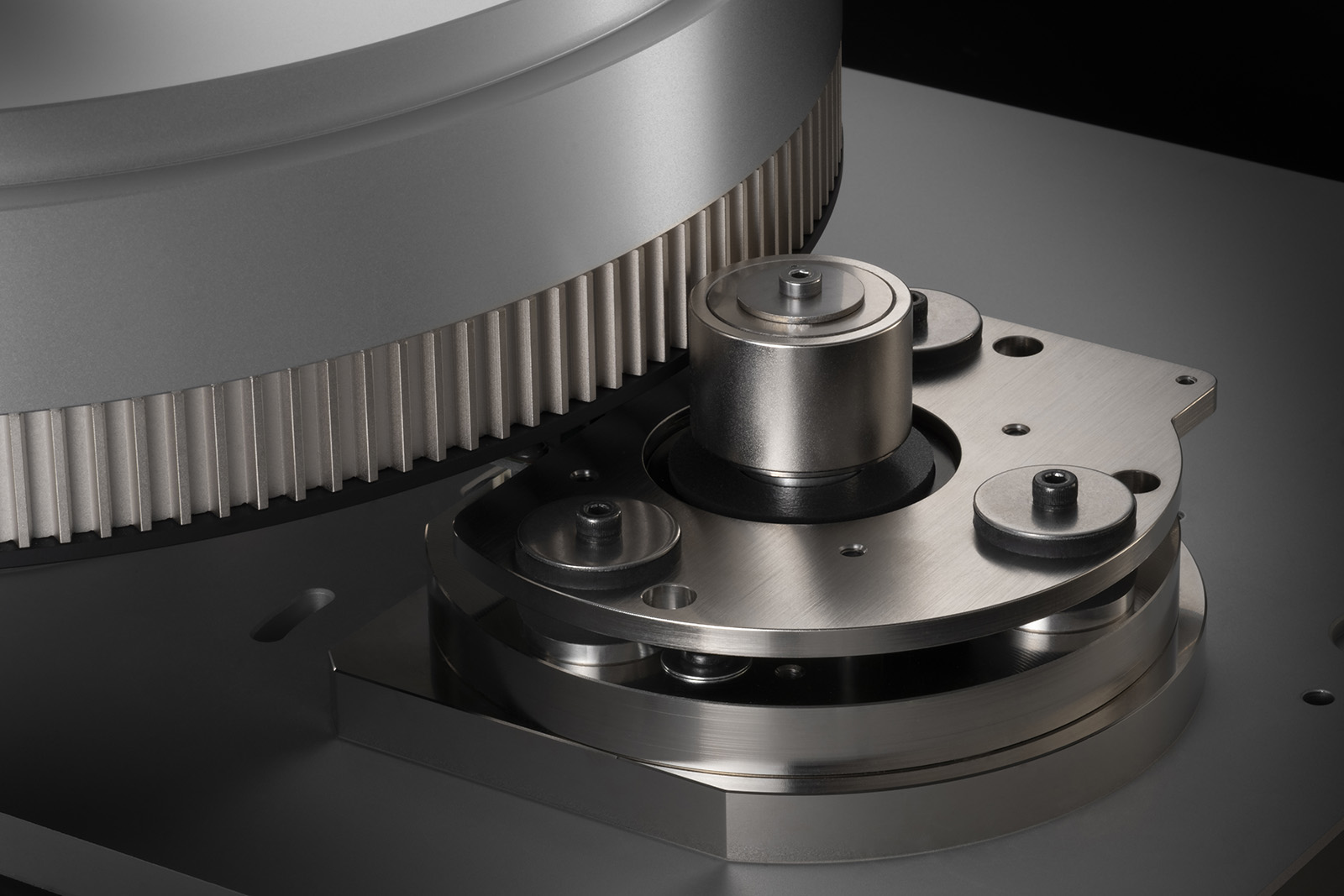 Detail of the Esoteric T-01 turntable