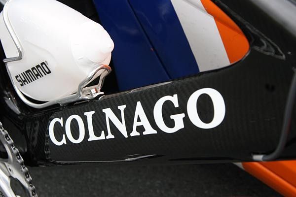 A massive airfoil-shaped downtube.