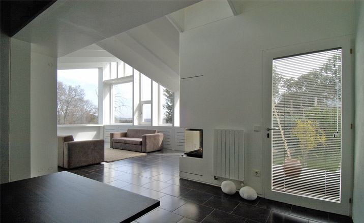Valdermorillo House, by Padilla Nicas