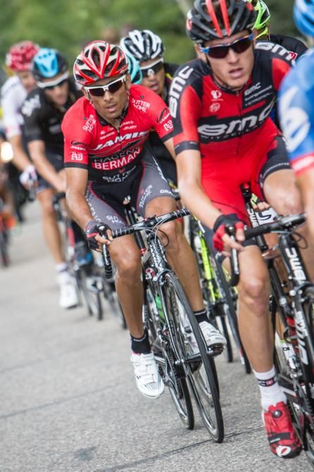Janier Acevedo (Jamis-Hagens Berman) sitting in the bunch before launching to his stage win.