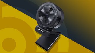 Paras webkamera Razer Kiyo Pro keltaisella taustalla