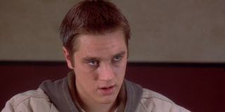 devon sawa at psychiatry session in final destination