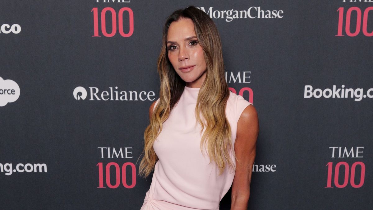 Not Black and White—Victoria Beckham's Summer Colour Combination Is So Much More Chic