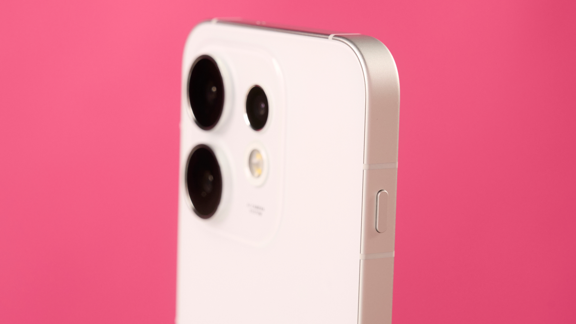 Camera module on the Oppo Reno 16 5G