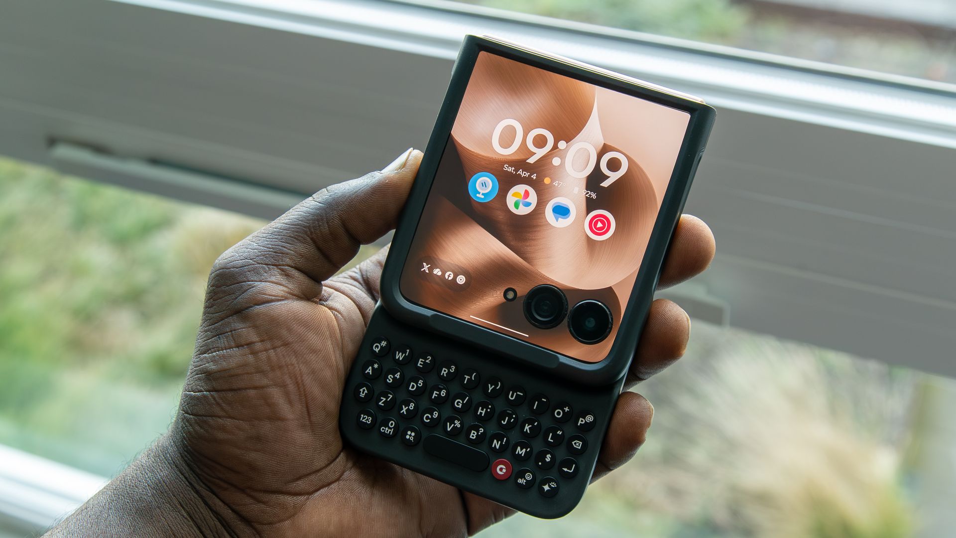 3 reasons I love the Clicks Keyboard for Motorola Razr and 3 things I ...