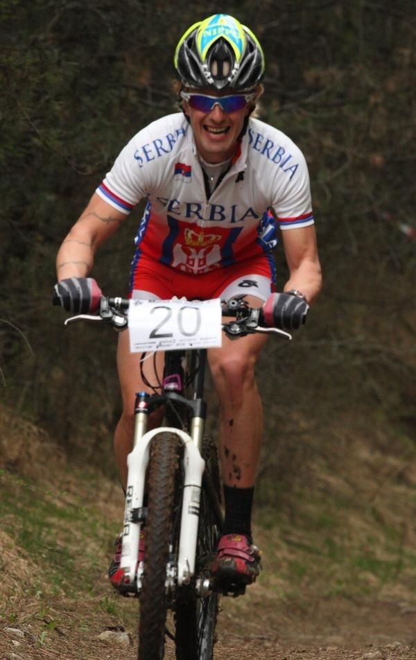 Ivan Jovanovi (Serbia) rides hard on the climb