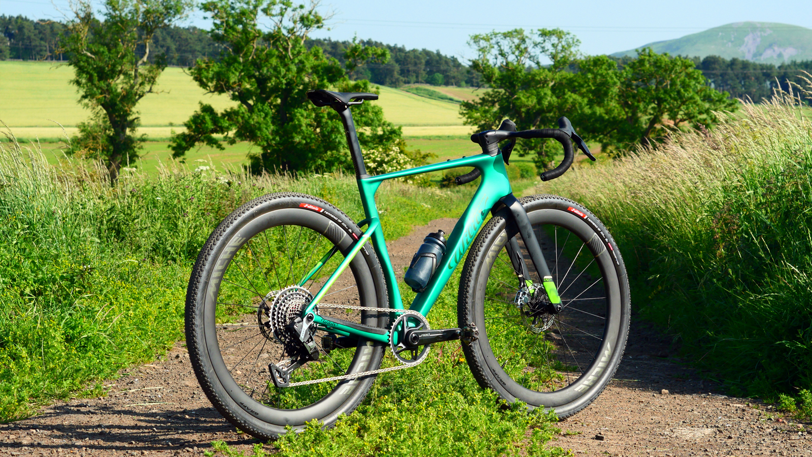 Wilier Rave SLR ID2 on a gravel track