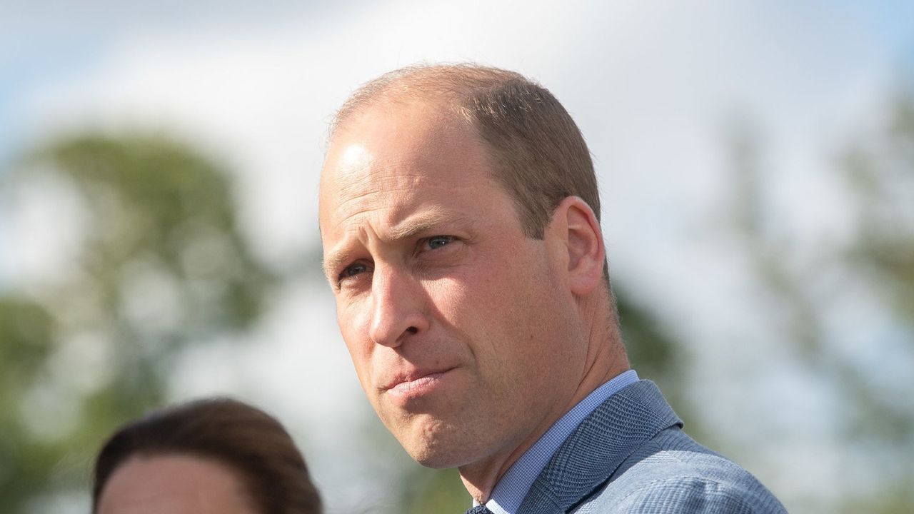 NORFOLK, UNITED KINGDOM - JULY 05: Catherine, Duchess of Cambridge and Prince William, Duke of Cambridge visit to Queen Elizabeth Hospital in King&#039;s Lynn as part of the NHS birthday celebrations on July 5, 2020 in Norfolk, England. Sunday marks the 72nd anniversary of the formation of the National Health Service (NHS). The UK has hailed its NHS for the work they have done during the Covid-19 pandemic. (Photo by Joe Giddens - WPA Pool/Getty Images)