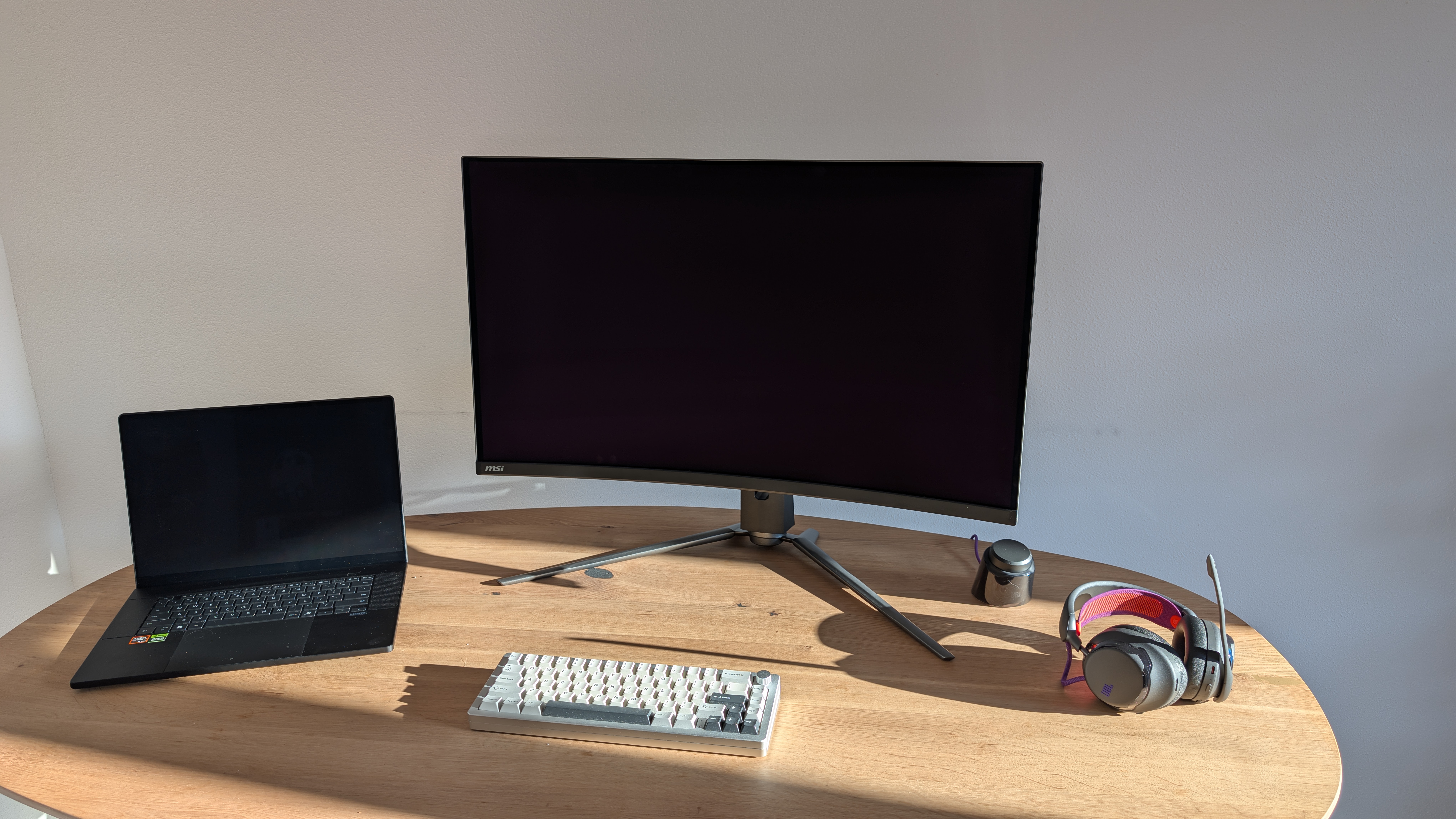 MSI MPG 321CURX QD-OLED