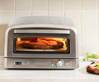 Cuisinart Indoor Pizza Oven making a pizza