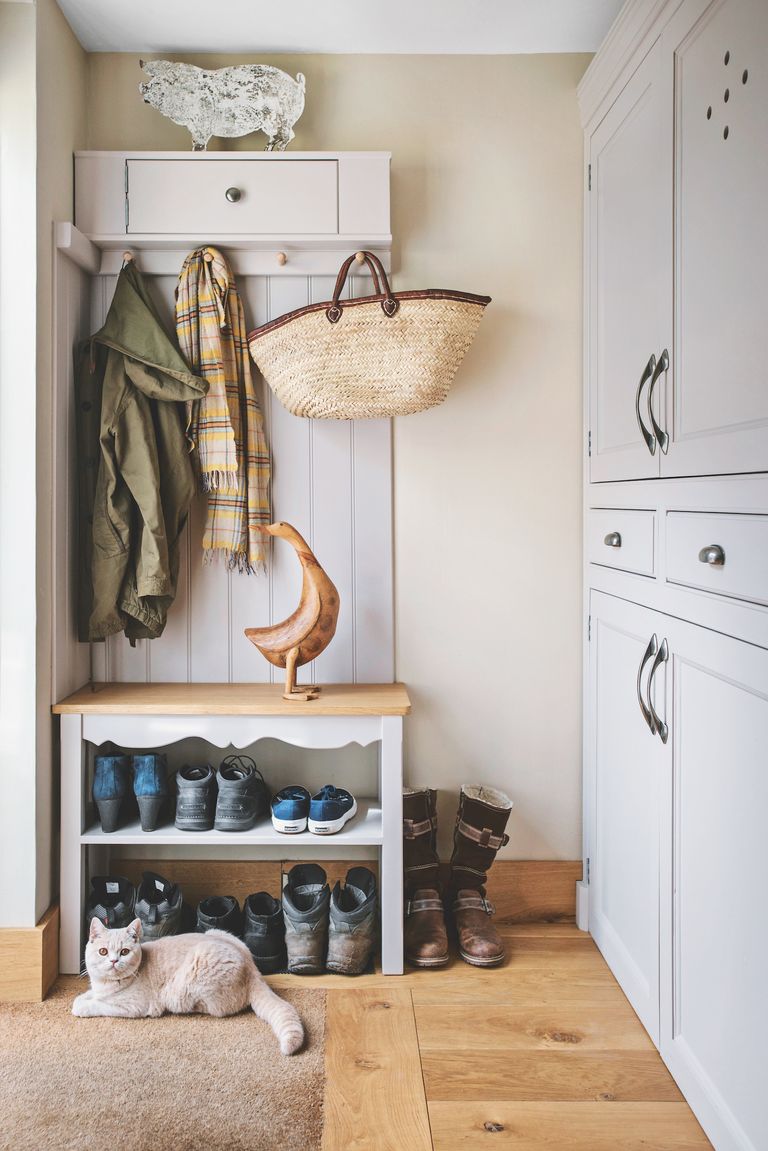 Small boot room ideas 15 tiny and narrow boot room designs Homes