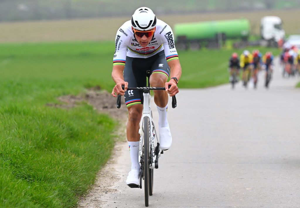 'I thought he was going to close' - Van der Poel fends off Van Aert at ...