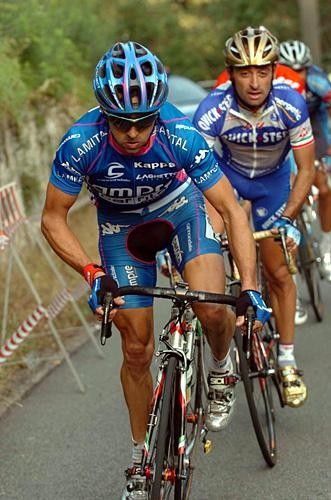 Gilberto Simoni (Lampre Cafitta) pushing the pace
