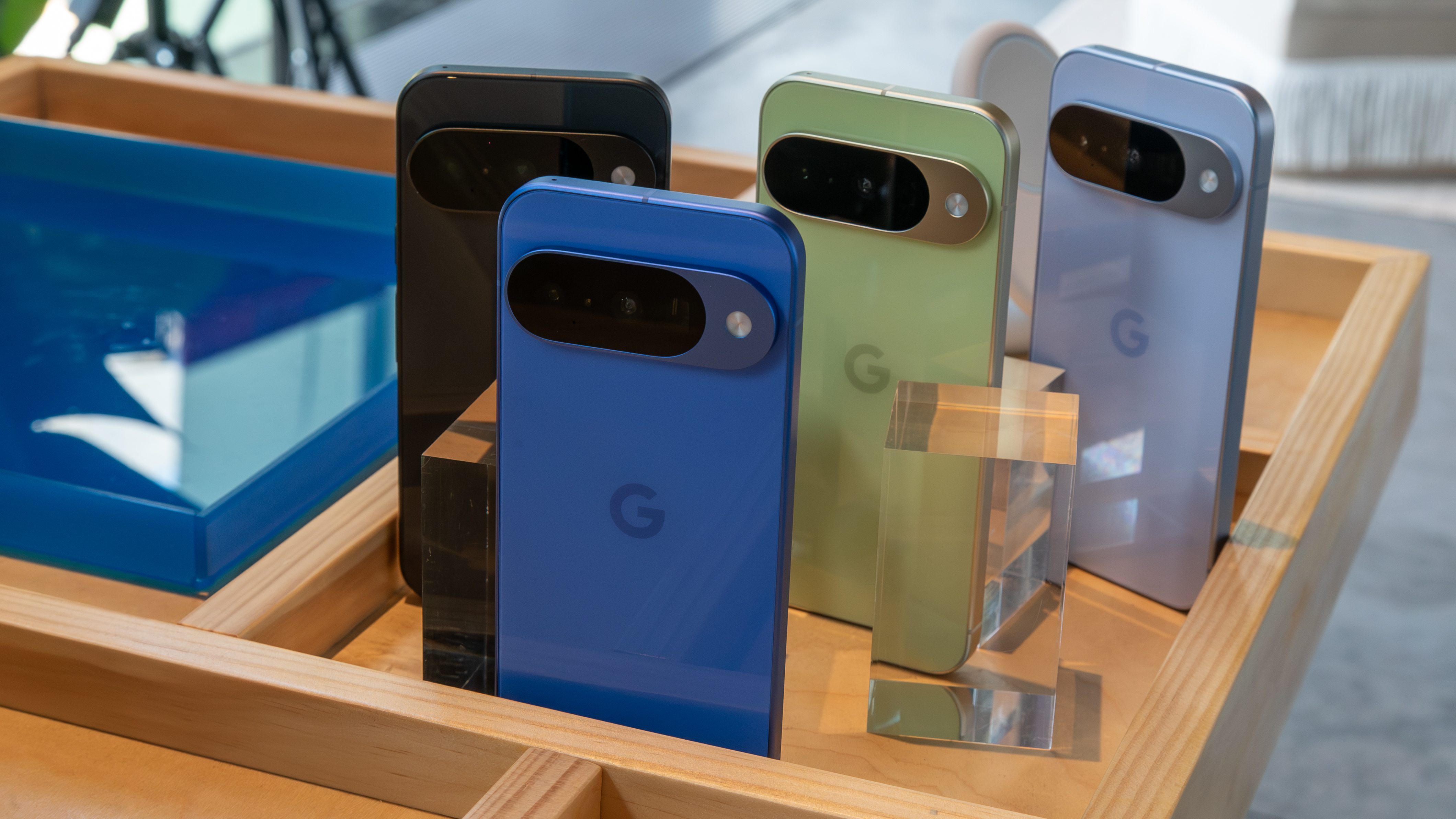Pixel 10 colors