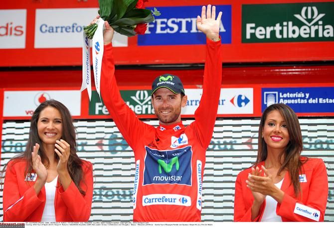 Alejandro Valverde (Movistar) in the red leader's jersey