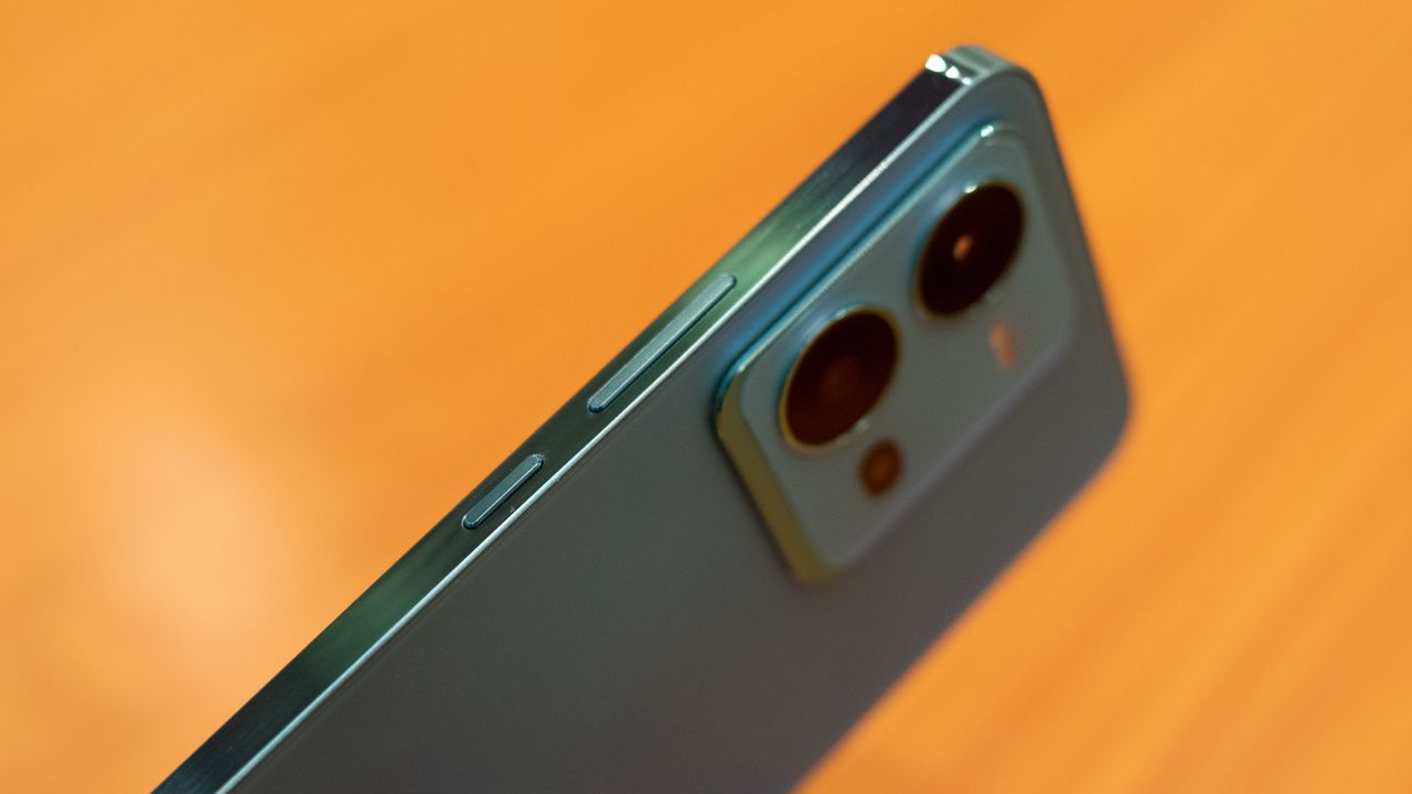 Vivo V25 power button and volume rocker