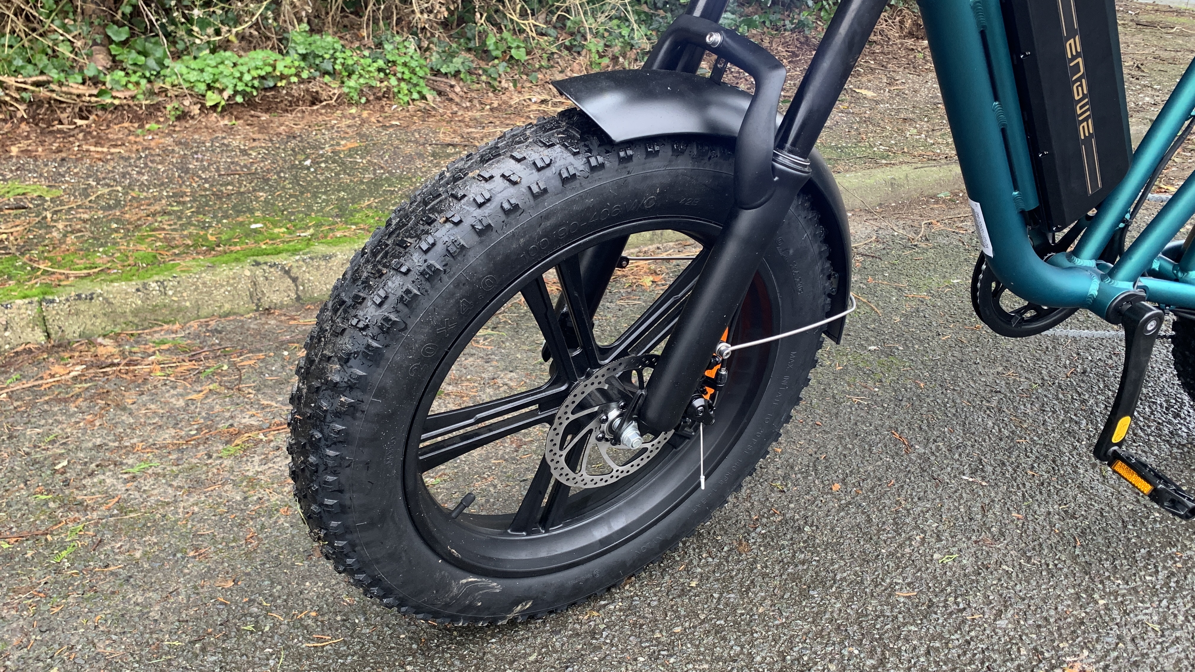 Engwe M20 E-Bike with substantial tyres