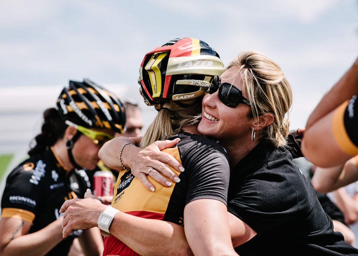 Jolien d'Hoore congratulated after her win
