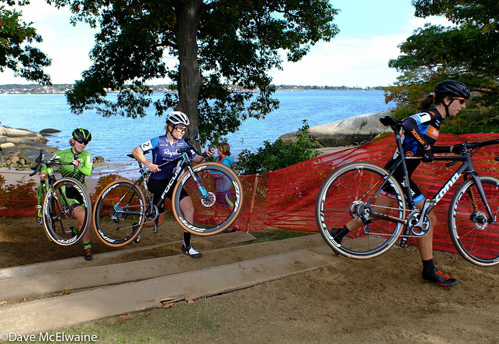 Helen Wyman (Kona) leading Ellen Noble and Emma White during the second lap