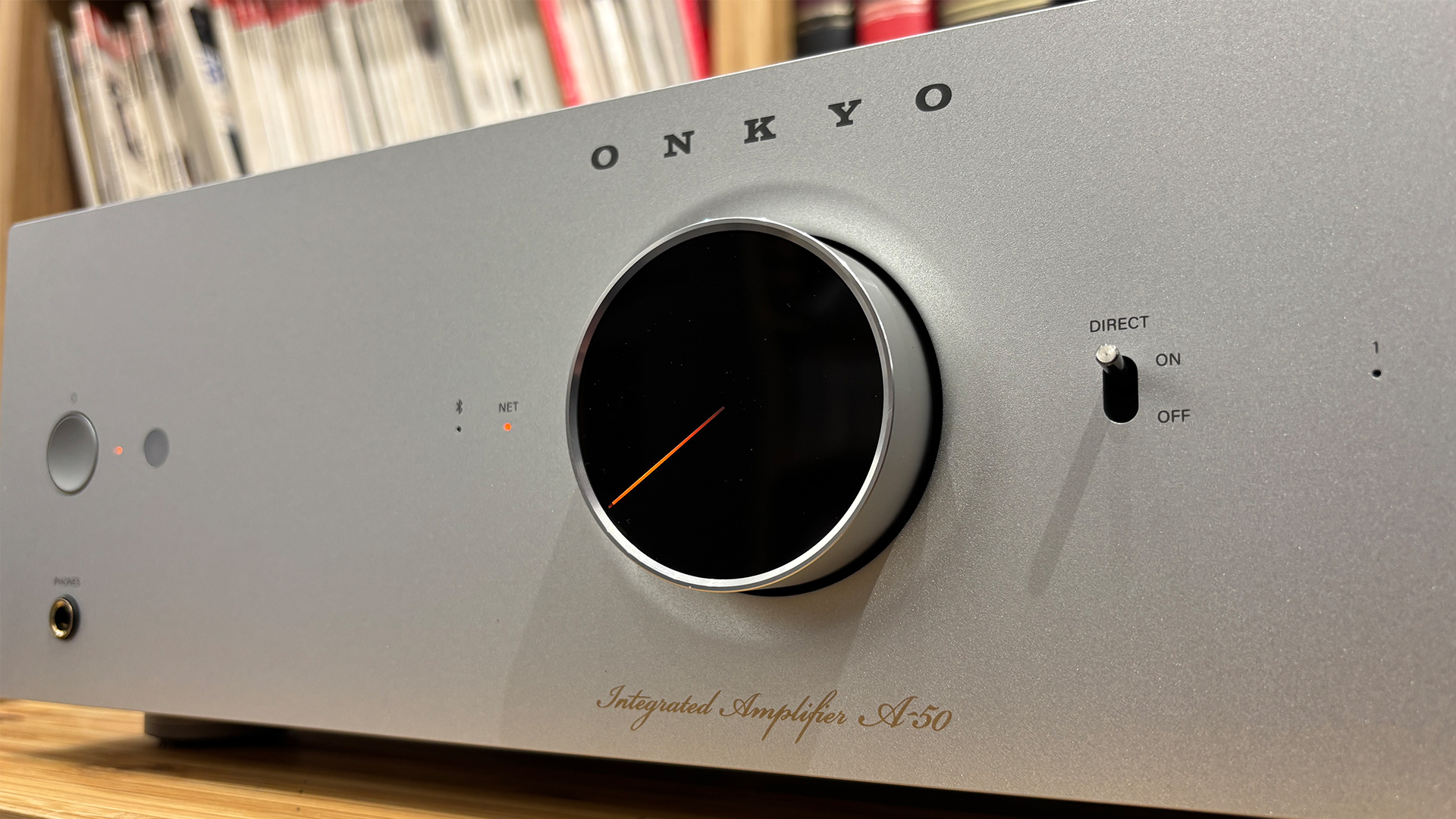 Onkyo Icon A-50 streaming amplifier detail of main dial
