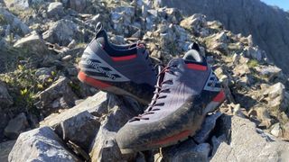 Zamberlan El Cap RR approach shoes: shoes on rock