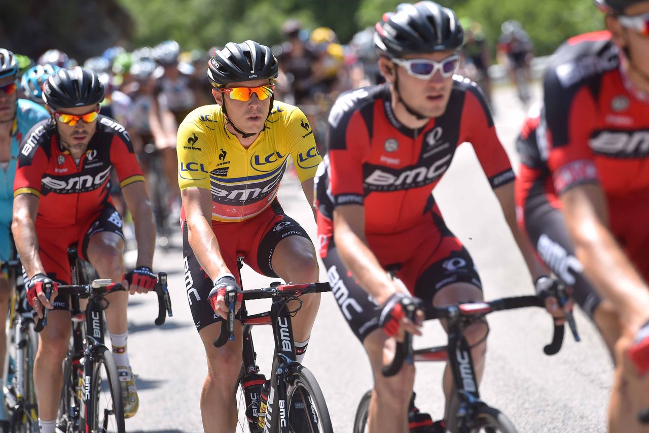 Rohan Dennis tucked behind Tejay van Garderen in the peloton