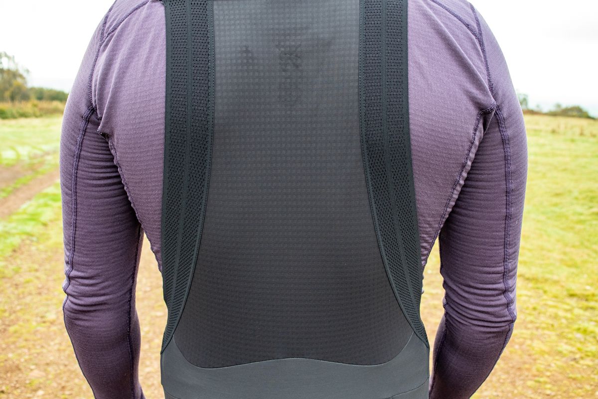 The mesh back panel of a pair of Van Rysel RCR bibtights