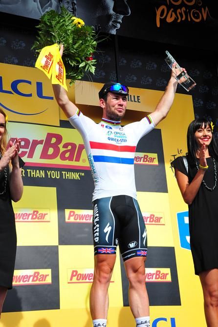 Mark Cavendish celebrates Tour stage win #24