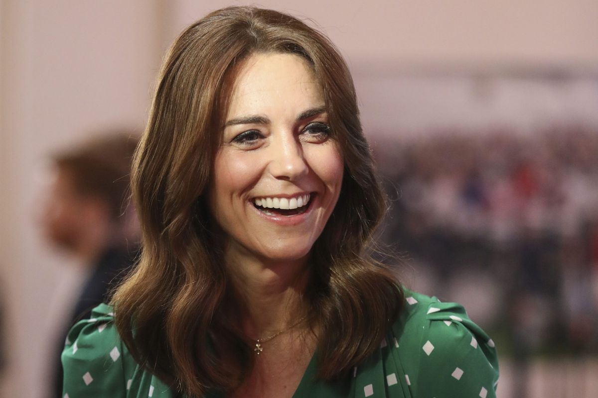 Kate Middleton n'est pas autorisée à se coucher devant la reine