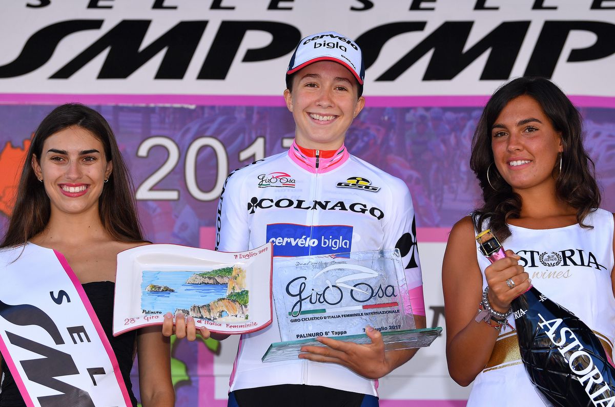 Cecilie Uttrup Ludwig (Cervelo Bigla) moves in the young rider's white jersey
