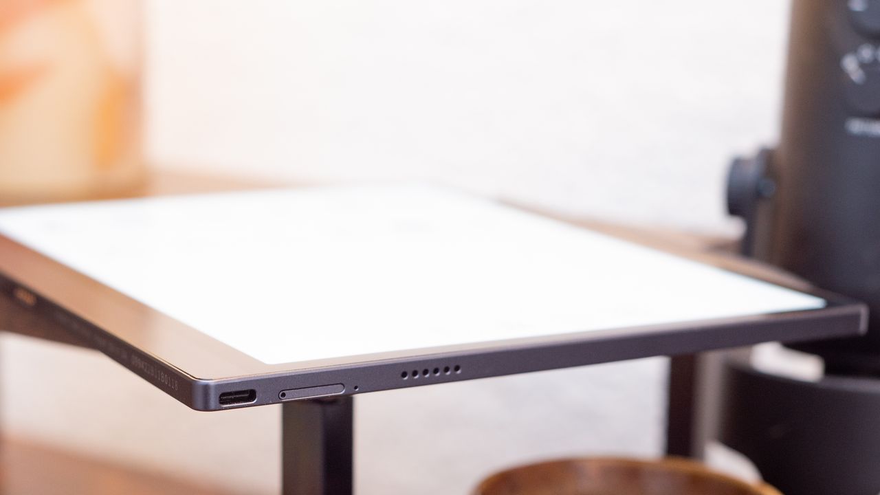 Onyx Boox Tab Ultra USB-C port