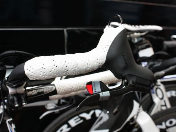 About half of the Agritubel team went with standard SRAM Red DoubleTap levers instead of traditional time trial shifters in order to shift from the base bars on Stage 1's technical course.