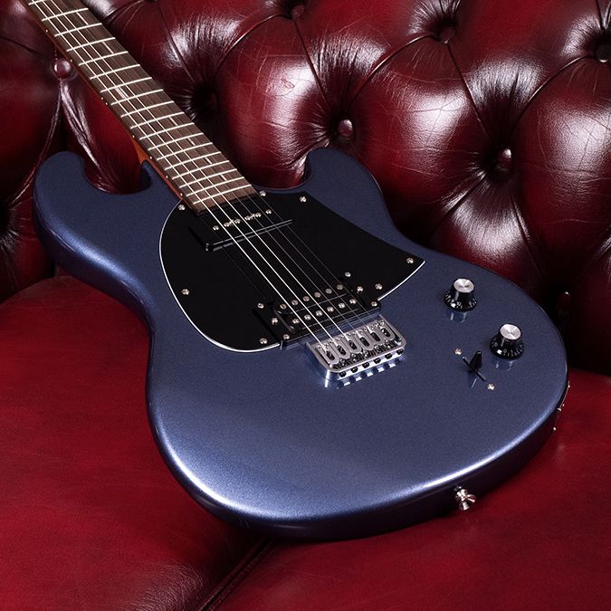 Shergold Masquerader Standard