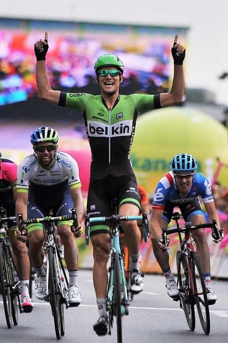Theo Bos (Belkin) wins the staeg
