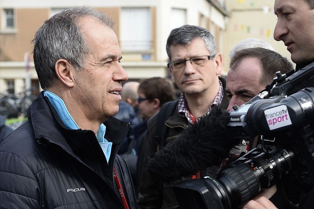 Manager of the France's AG2R La Mondiale cycling team, Vincent Lavenu is pictured on March 11, 2015, before the start of the third stage of Paris-Nice.