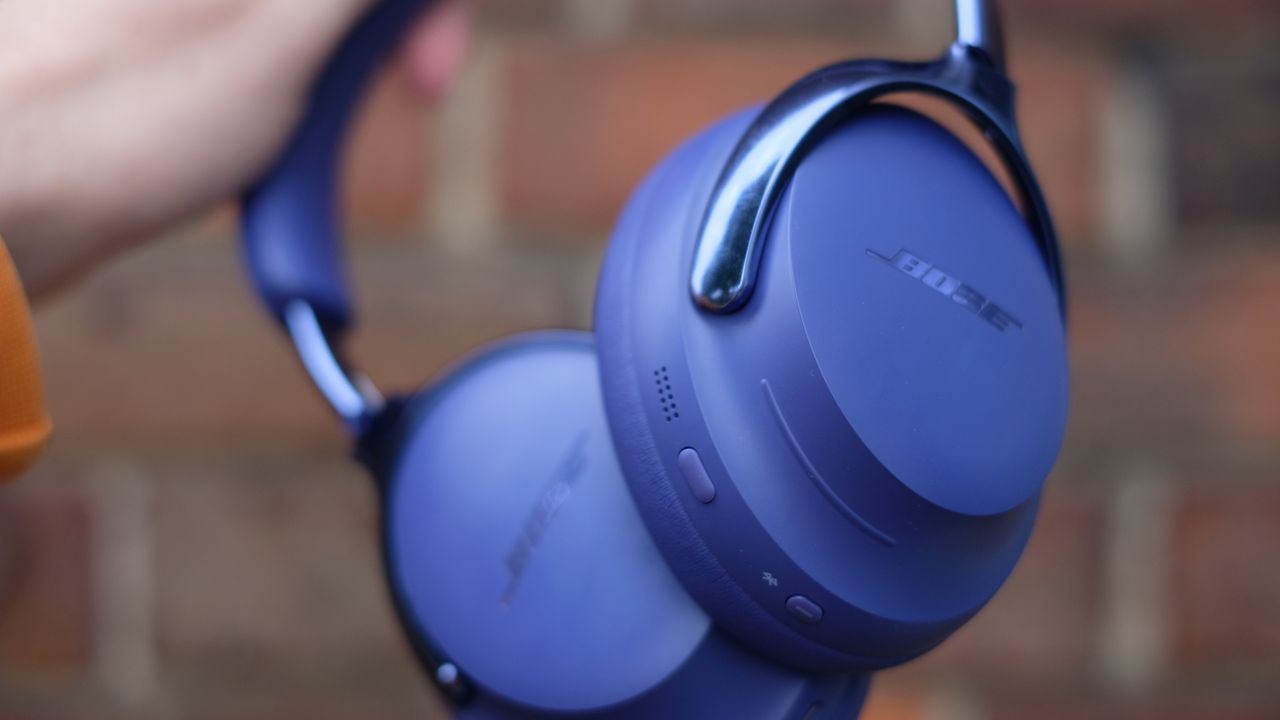 Photograph of Bose QuietComfort Ultra Headphones in Midnight Violet (purple)