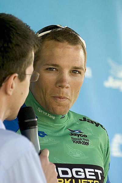 Jonathan Cantwell (Fly V Australia) will head into the final stage 32 seconds behind tour leader Bradley Wiggins of Garmin Slipstream.