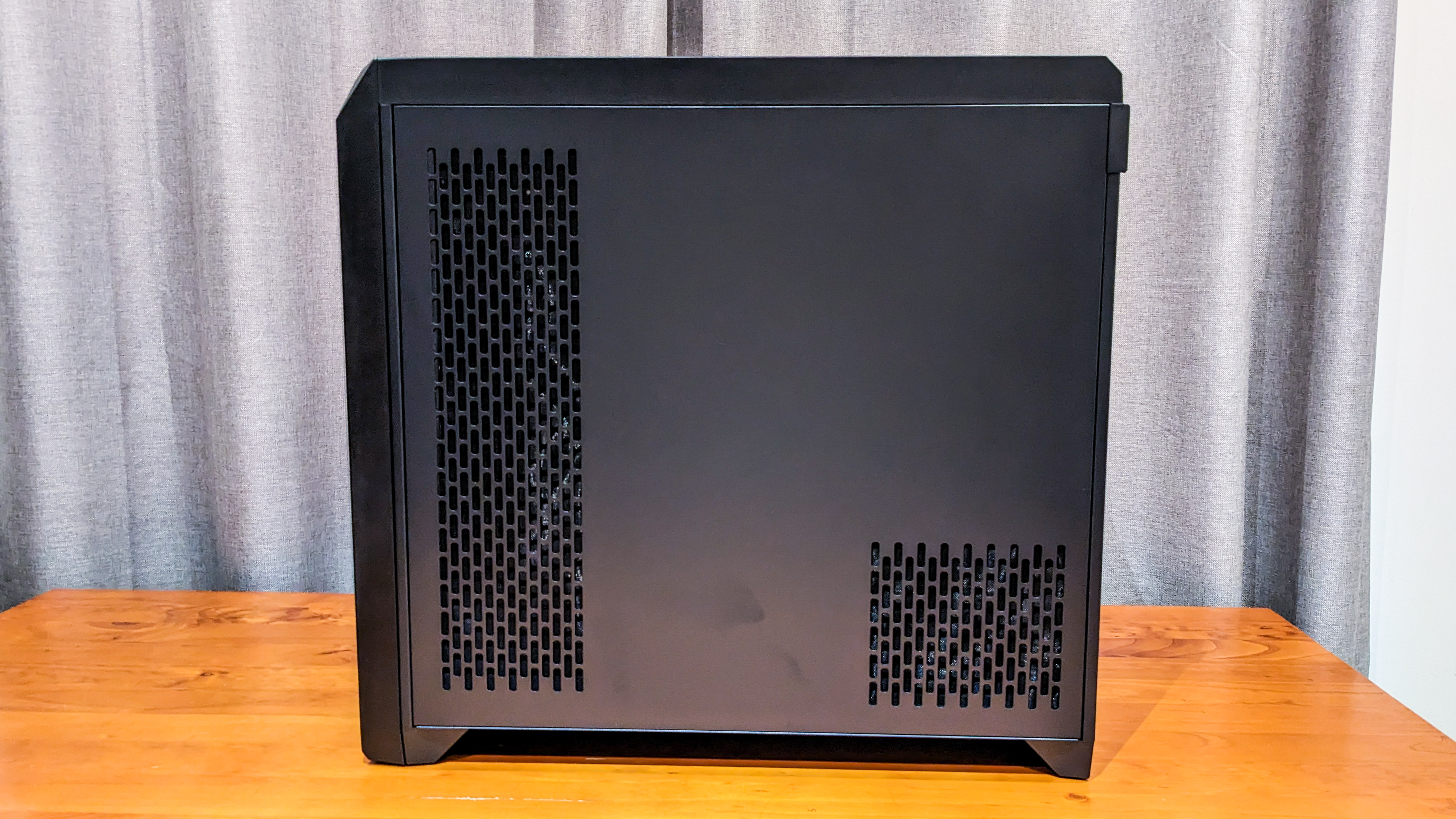 Thermaltake CTE C750 reverse side view with panel on