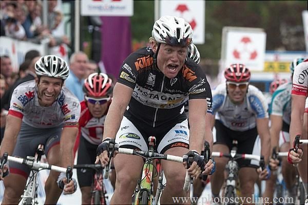 Guillaume Blot (Bretagne - Schuller) surprises in the GP de Fourmies