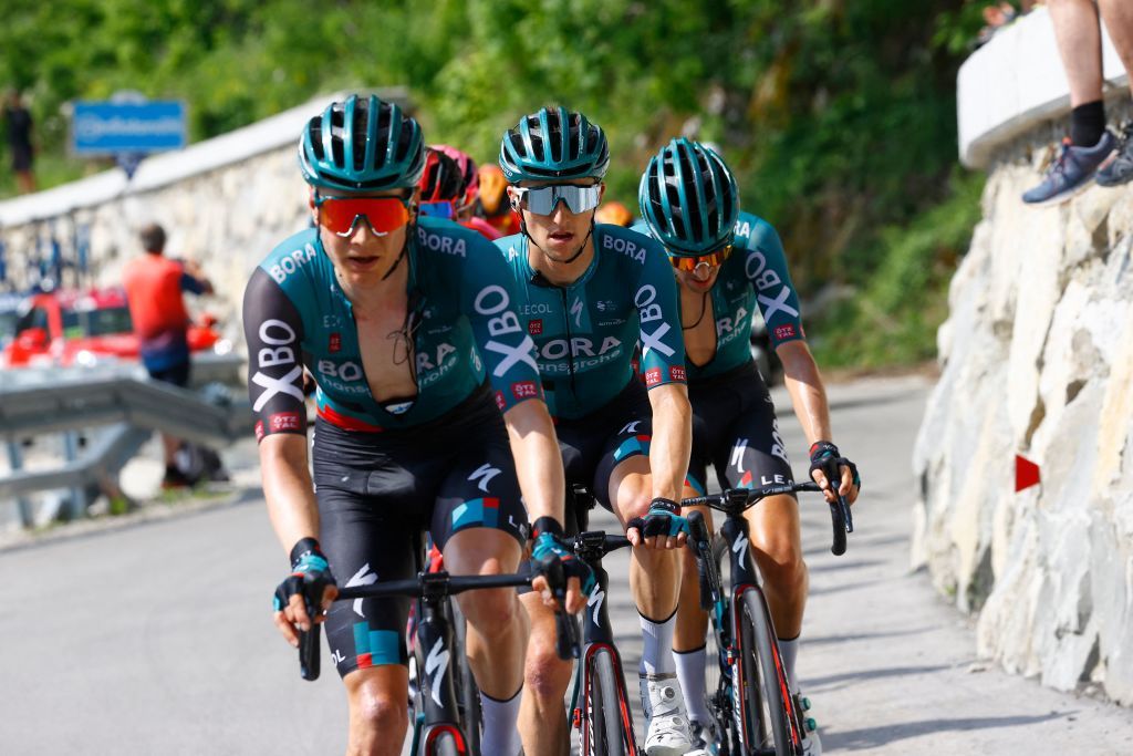 Bora-Hansgrohe push the pace for Jai Hindley on the Kolovrat pass on stage 19 of the 2022 Giro d&#039;Italia