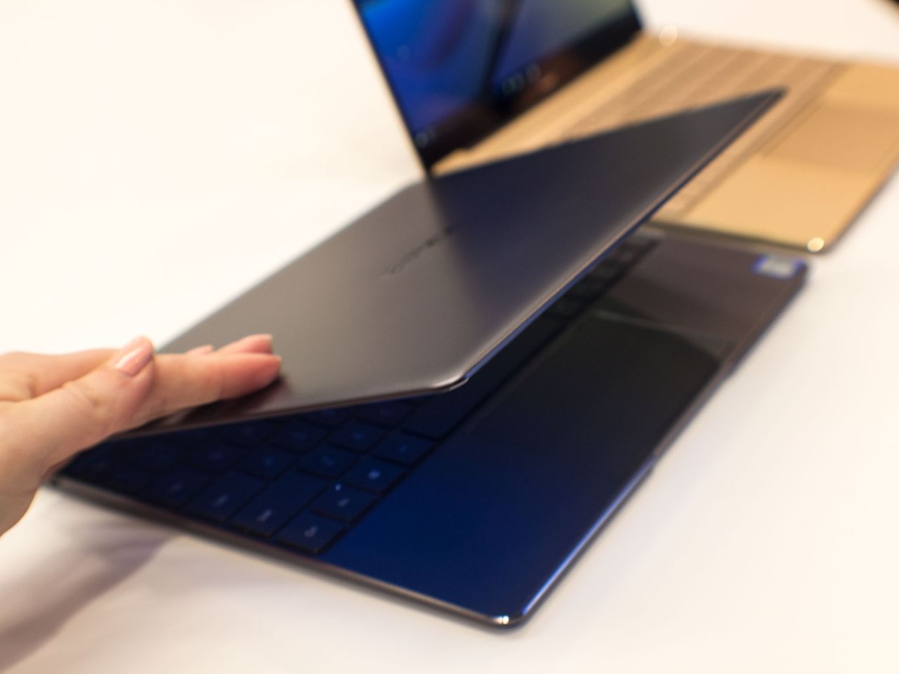 MateBook X