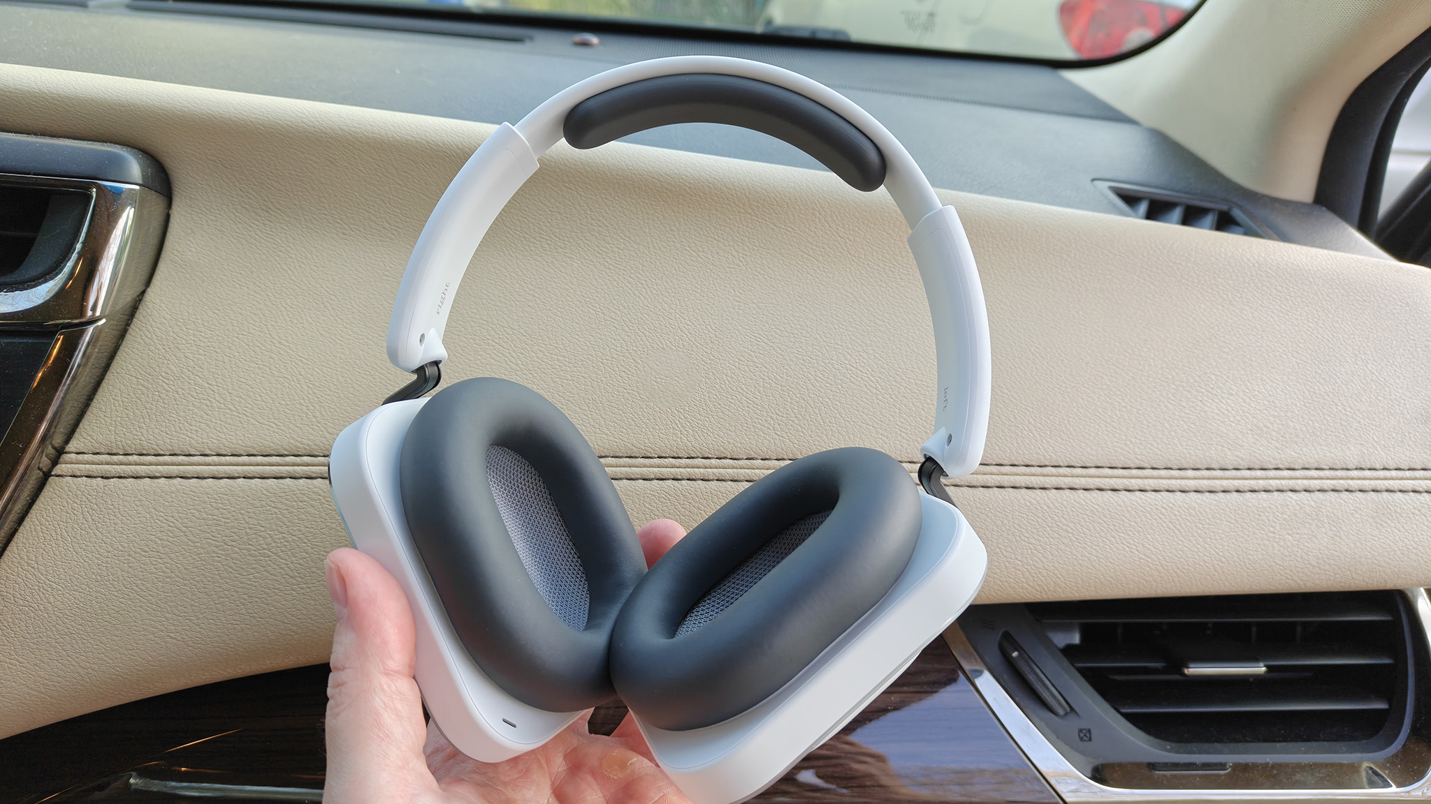 Taking a closer look at the padding on Nothing Headphones (a)