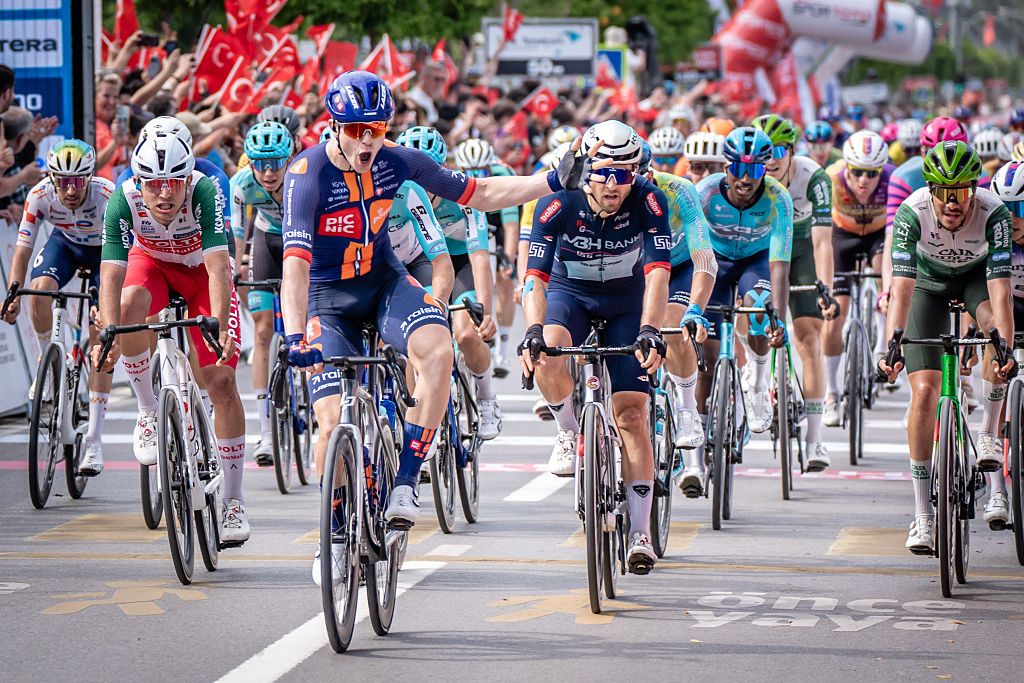 Tour of Turkey: Picnic PostNL take first win of 2026 as Casper van Uden powers to sprint victory on stage 5