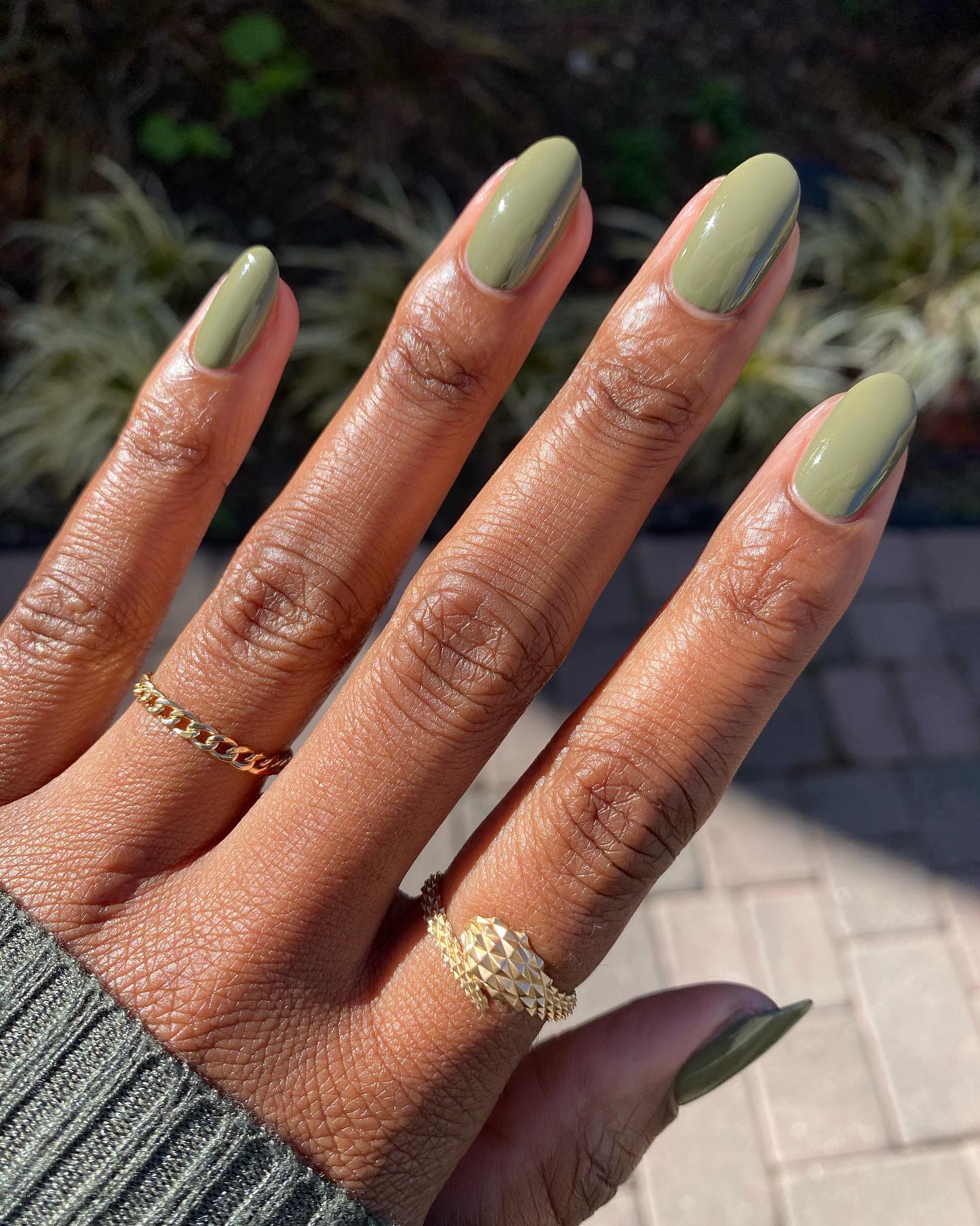 Lolo Nailedit with sage green manicure