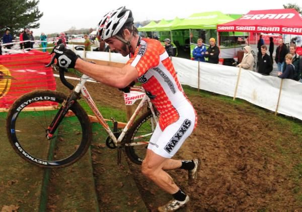 Geoff Kabush (Team Maxxis-Rocky Mountain) running the steps.