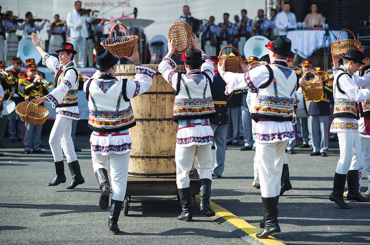 Moldovan folk dancing