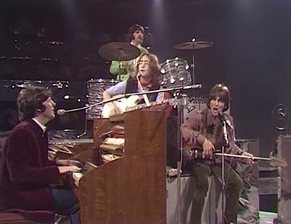 The Beatles perform "Hey Jude"