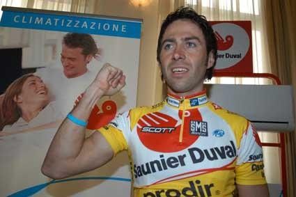 Gibo Simoni isn't going to win any bodybuilding awards anytime soon.