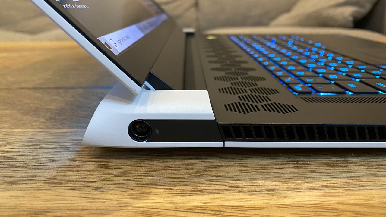 Alienware x17
